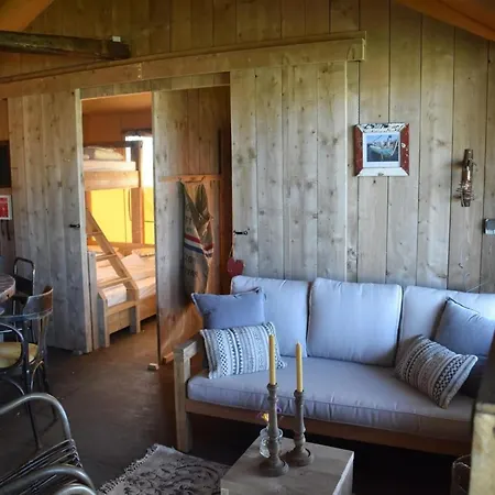 Campo de lujo Kidz In Zon Zee With Play Area