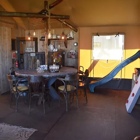 Kidz With Spacious Veranda Holiday home *