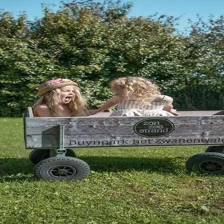 Luxury tent Kidz In Zon Zee With Play Area Callantsoog